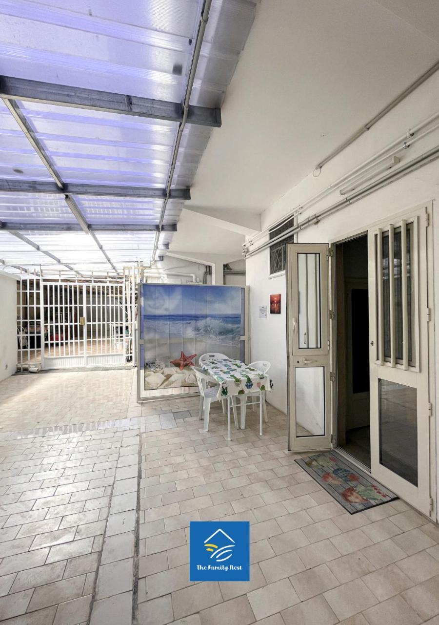 The Family Nest - Casa Eva Lägenhet Manfredonia Rum bild