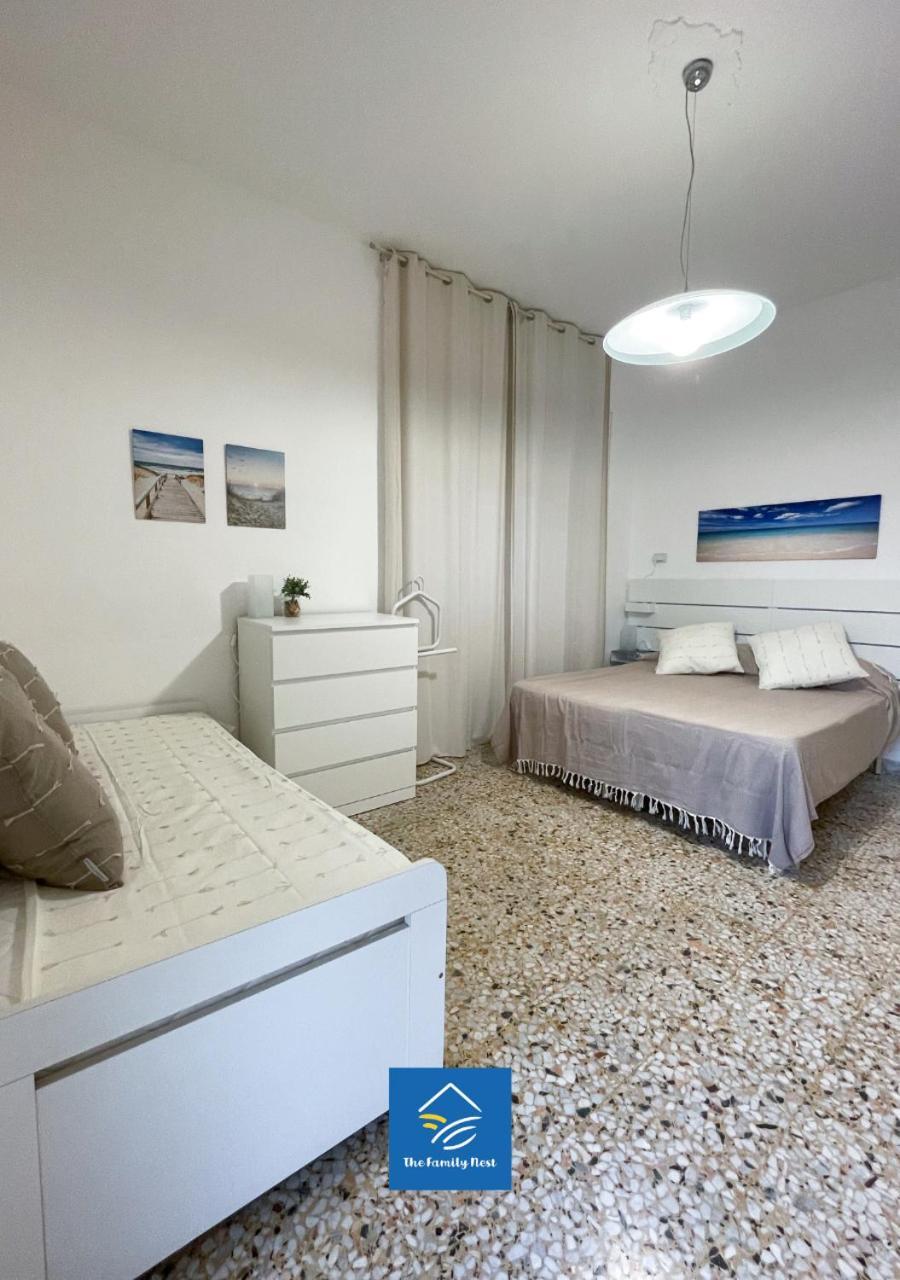 The Family Nest - Casa Eva Lägenhet Manfredonia Rum bild