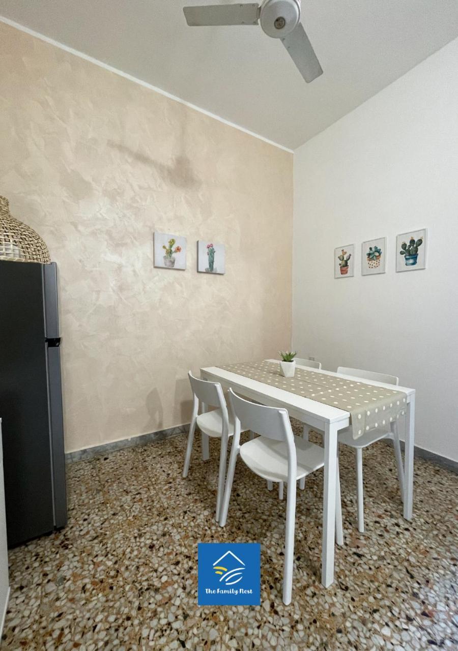 The Family Nest - Casa Eva Lägenhet Manfredonia Rum bild