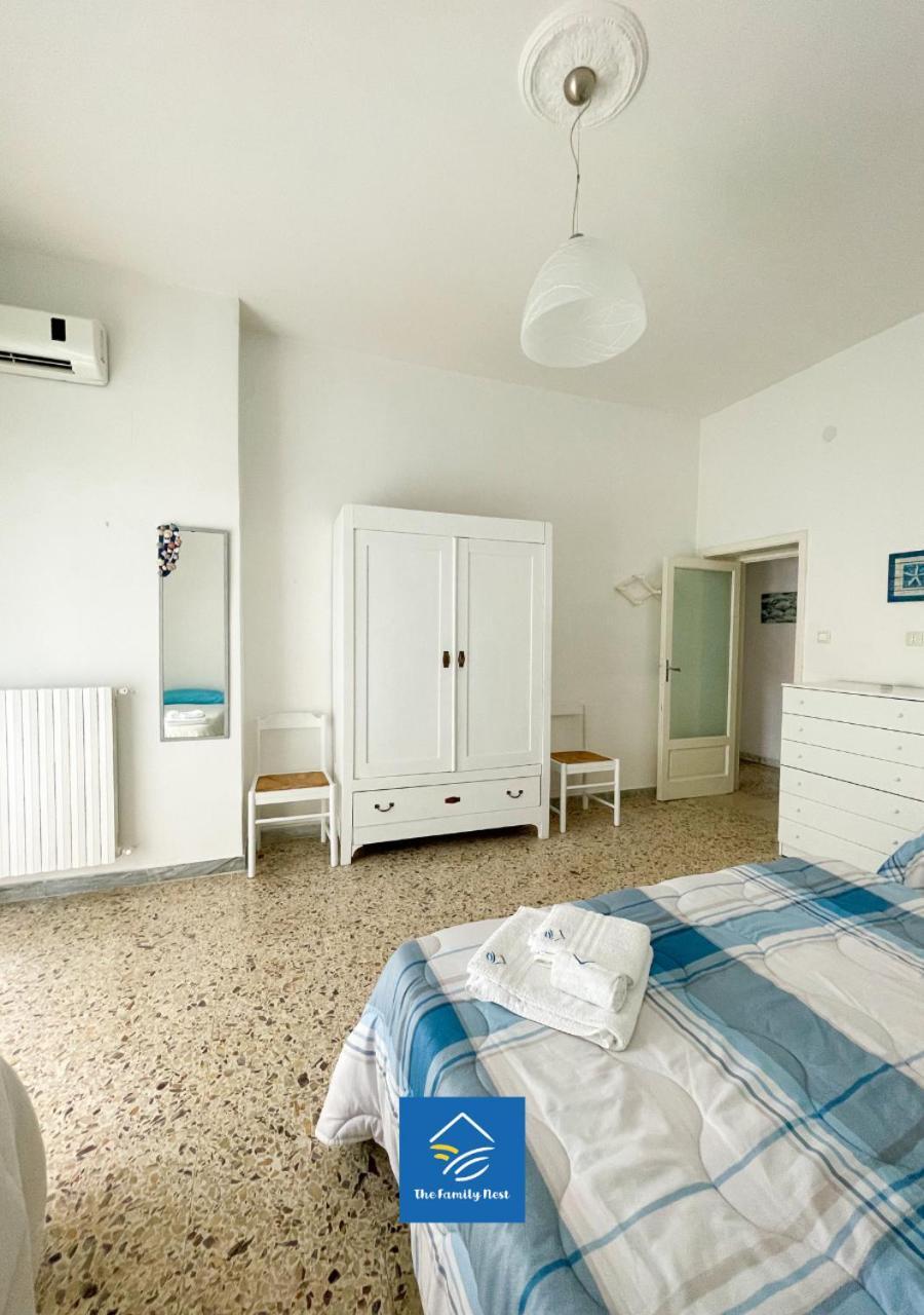 The Family Nest - Casa Eva Lägenhet Manfredonia Rum bild