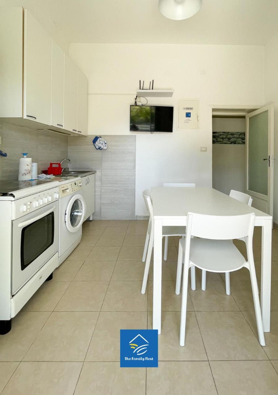 The Family Nest - Casa Eva Lägenhet Manfredonia Rum bild