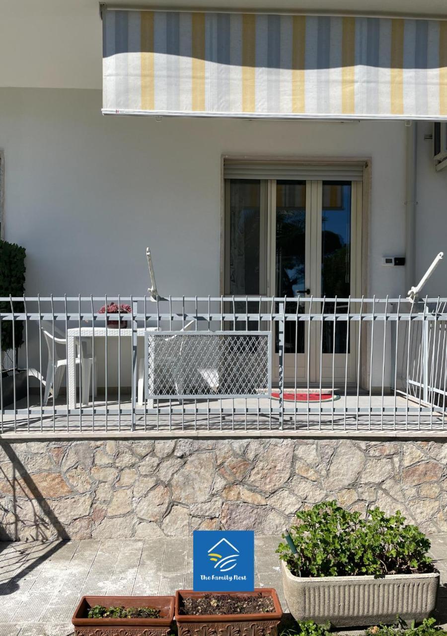 The Family Nest - Casa Eva Lägenhet Manfredonia Rum bild